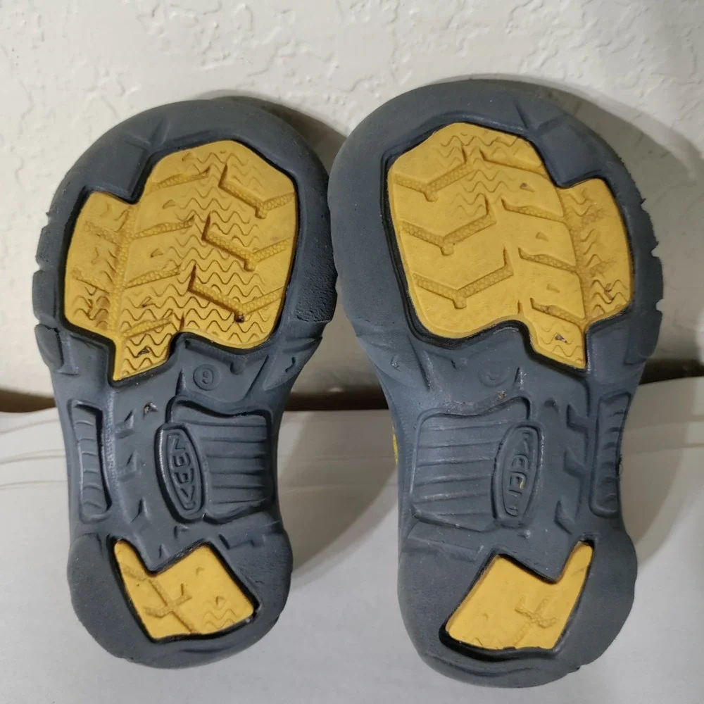 Keen Newport H2 Kids Yellow Black Tie Dye Water Sandals Outdoor Shoes Size 9